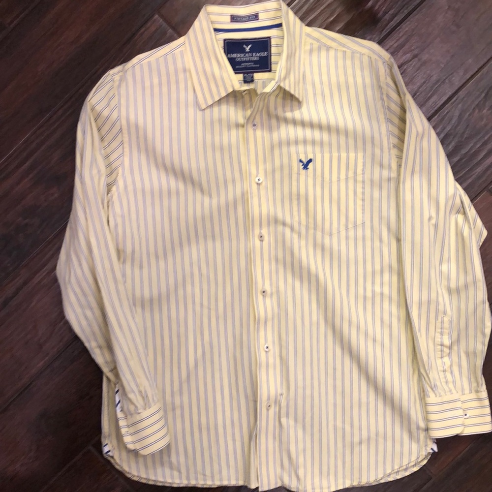 Men’s American Eagle vintage fit button up XL